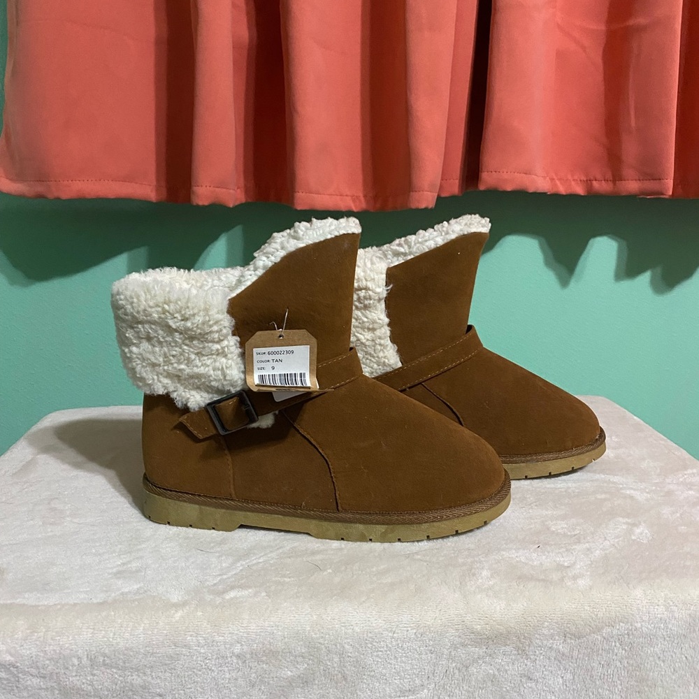 Fur lined brown booties